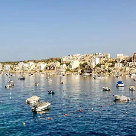 Διαμέρισμα Stylish In Bay Square 2 *