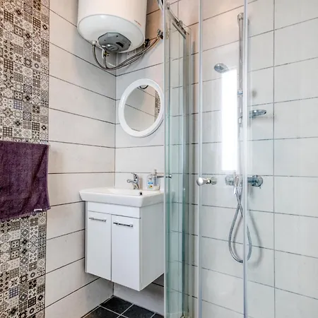 Stylish In Bay Square 2