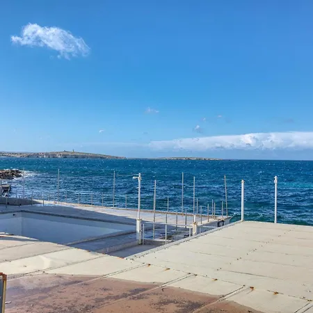 Stylish In Bay Square 2 * St. Paul's Bay