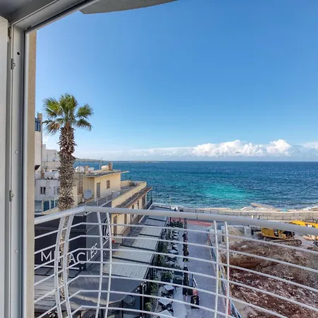 Stylish In Bay Square 2 Apartment *