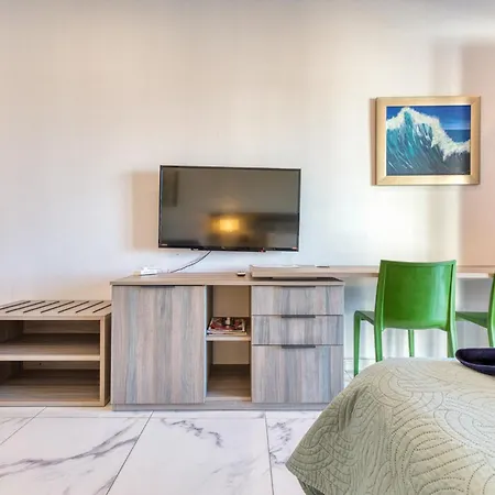 Stylish In Bay Square 2 セント・ポールズ・ベイ