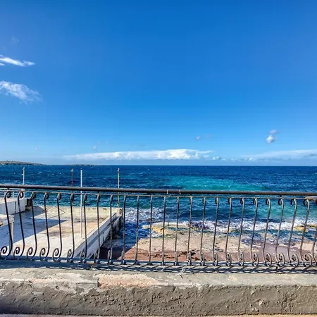 Stylish In Bay Square 2 *